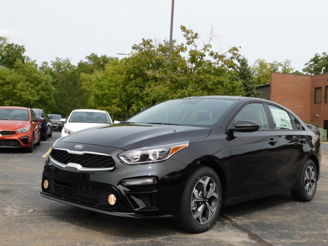 New 2021 Kia Forte LXS FWD 4D Sedan