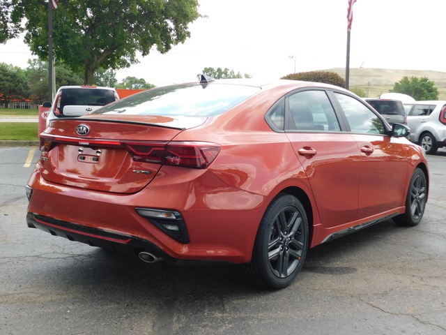 New 2020 Kia Forte GT-Line FWD 4D Sedan